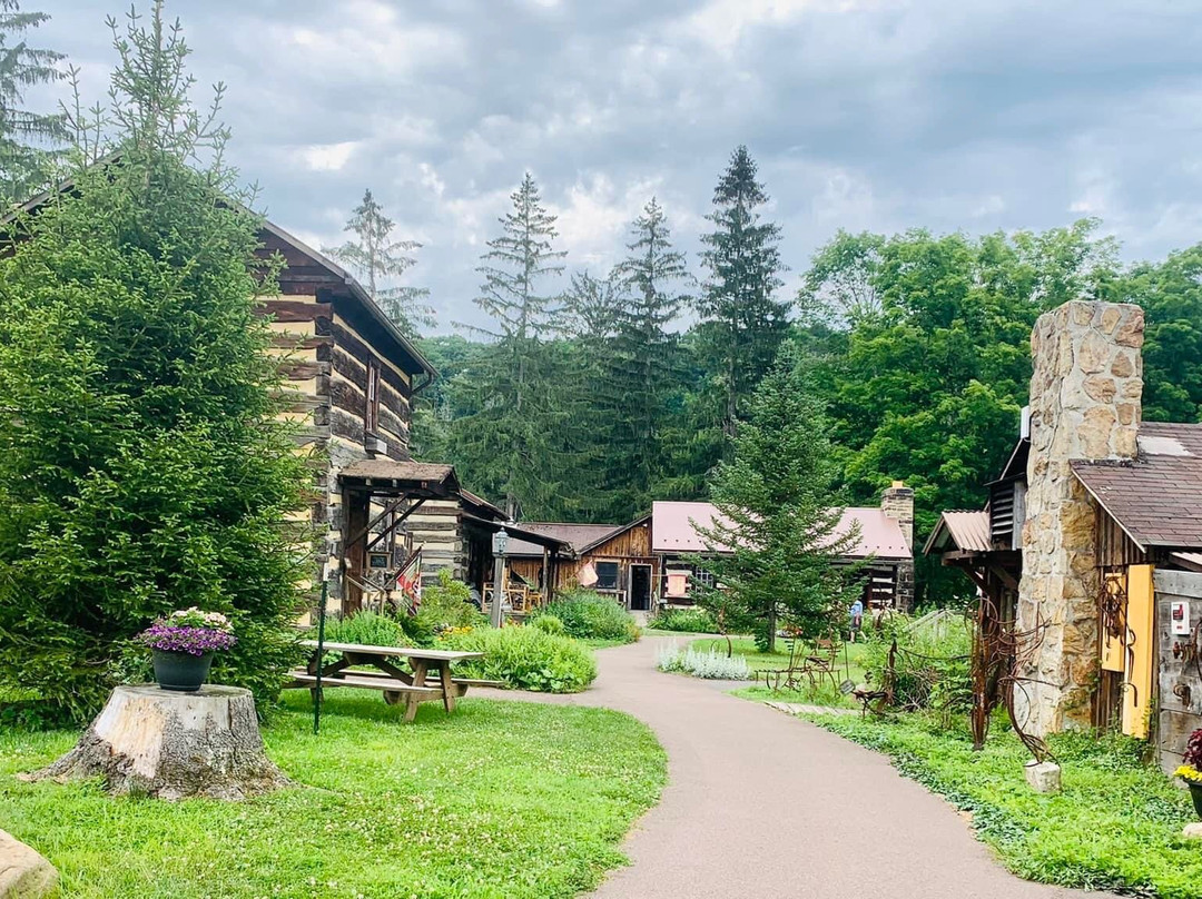 Spruce Forest Artisan Village景点图片