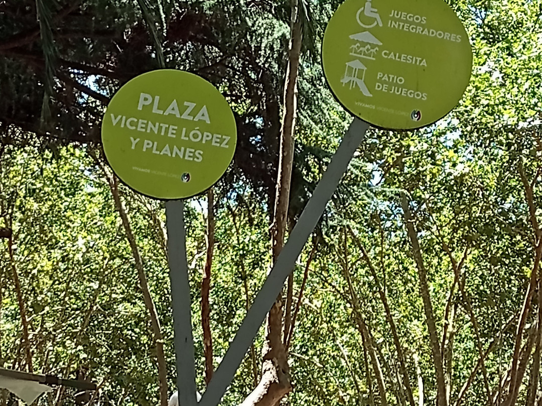 Plaza Vicente López y Planes-Olivos必去景点