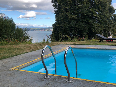 享受维拉斯港酒店主图