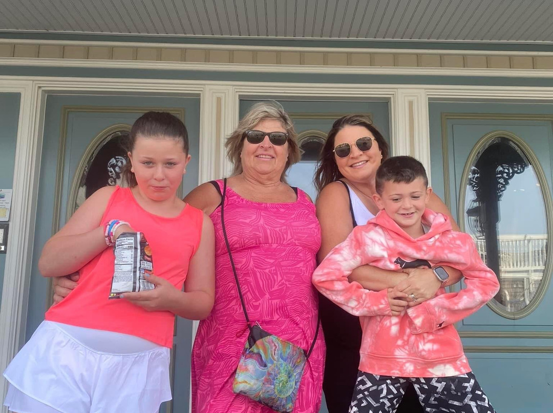 The Dockside Inn主图