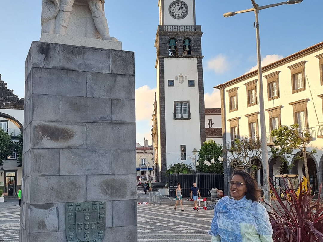 Estatua Goncalo Velho Cabral-蓬塔德尔加达必去景点