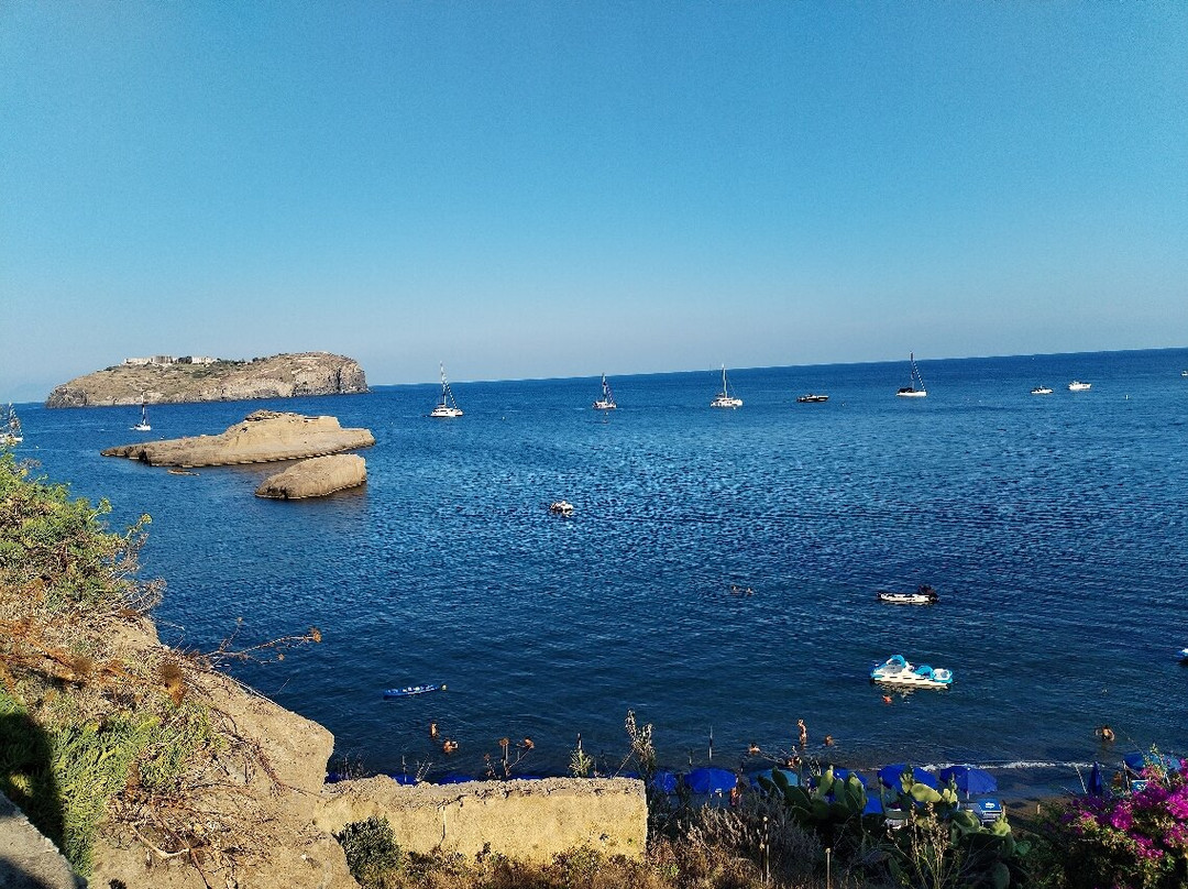 Spiaggia Cala Nave-Ventotene必去景点