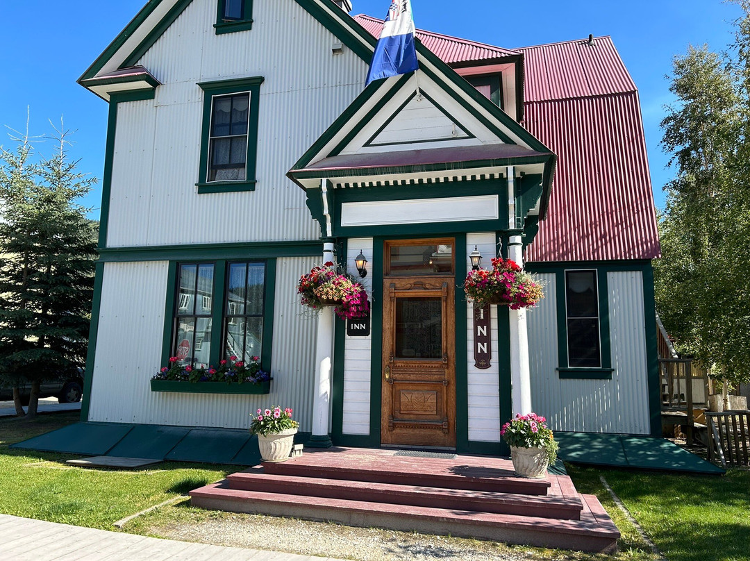 Bombay Peggy's Inn & Pub主图