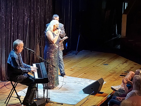 Absolutely Country, Definitely Gospel-布兰森必去景点