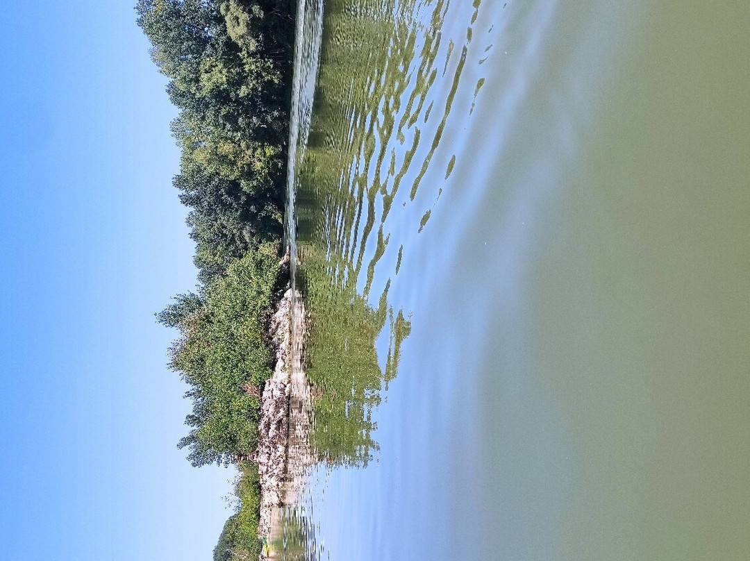 Les Roches De Reculay-Tonneins必去景点