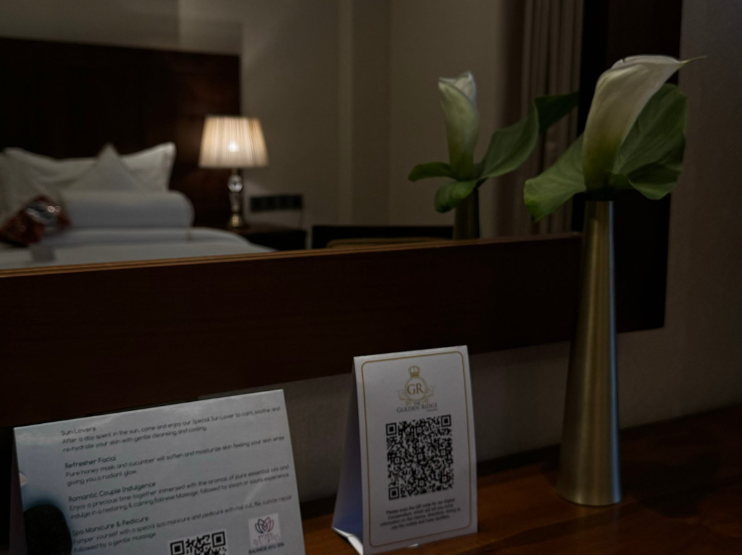 The Golden Ridge Hotel主图