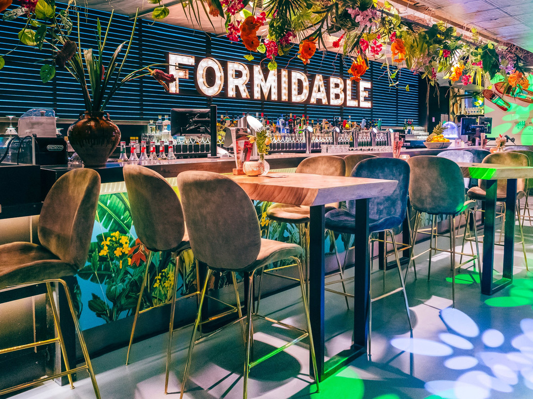 St. Tropez Gastrolounge