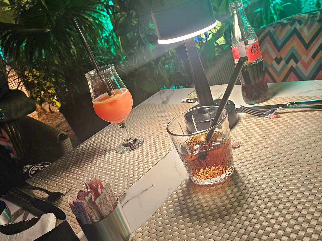 Mojos Lounge