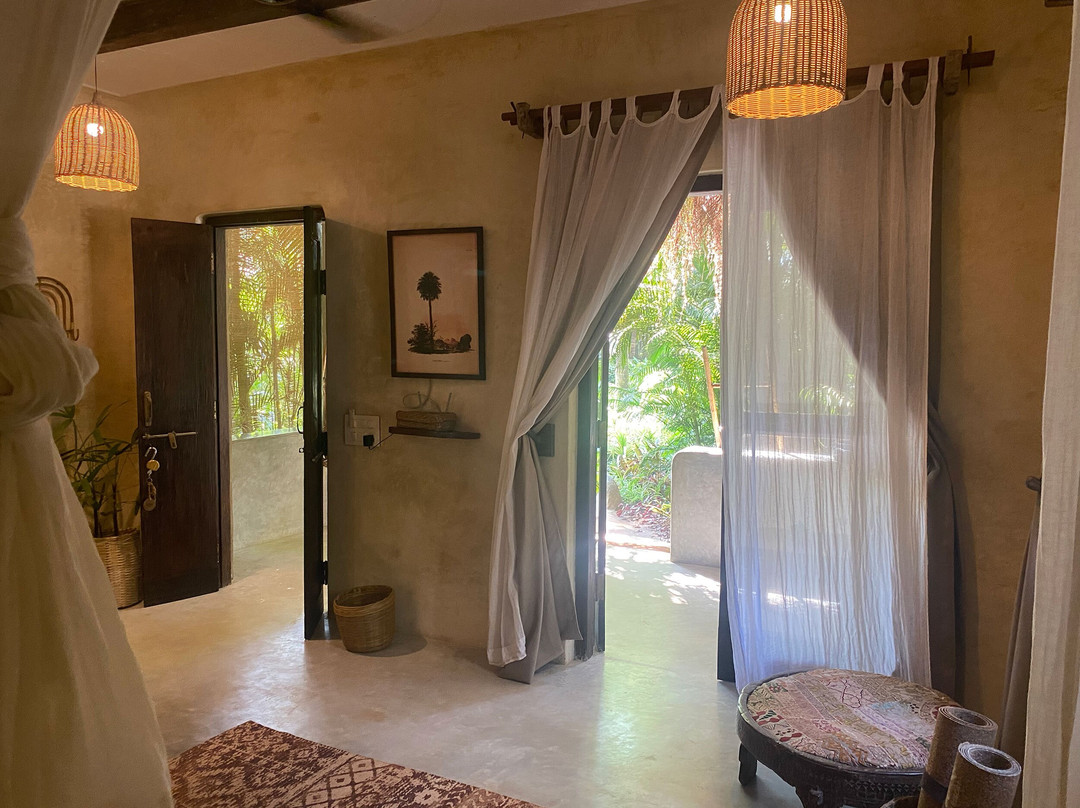 Palm Grove Beach Resort主图