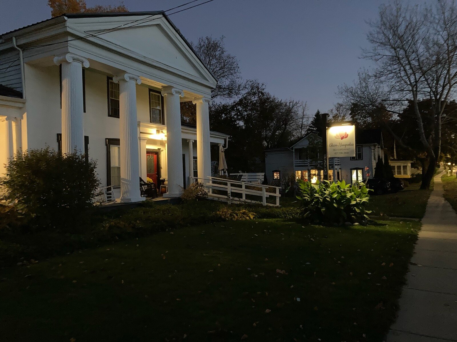 Glass Magnolia Bed & Breakfast-官方