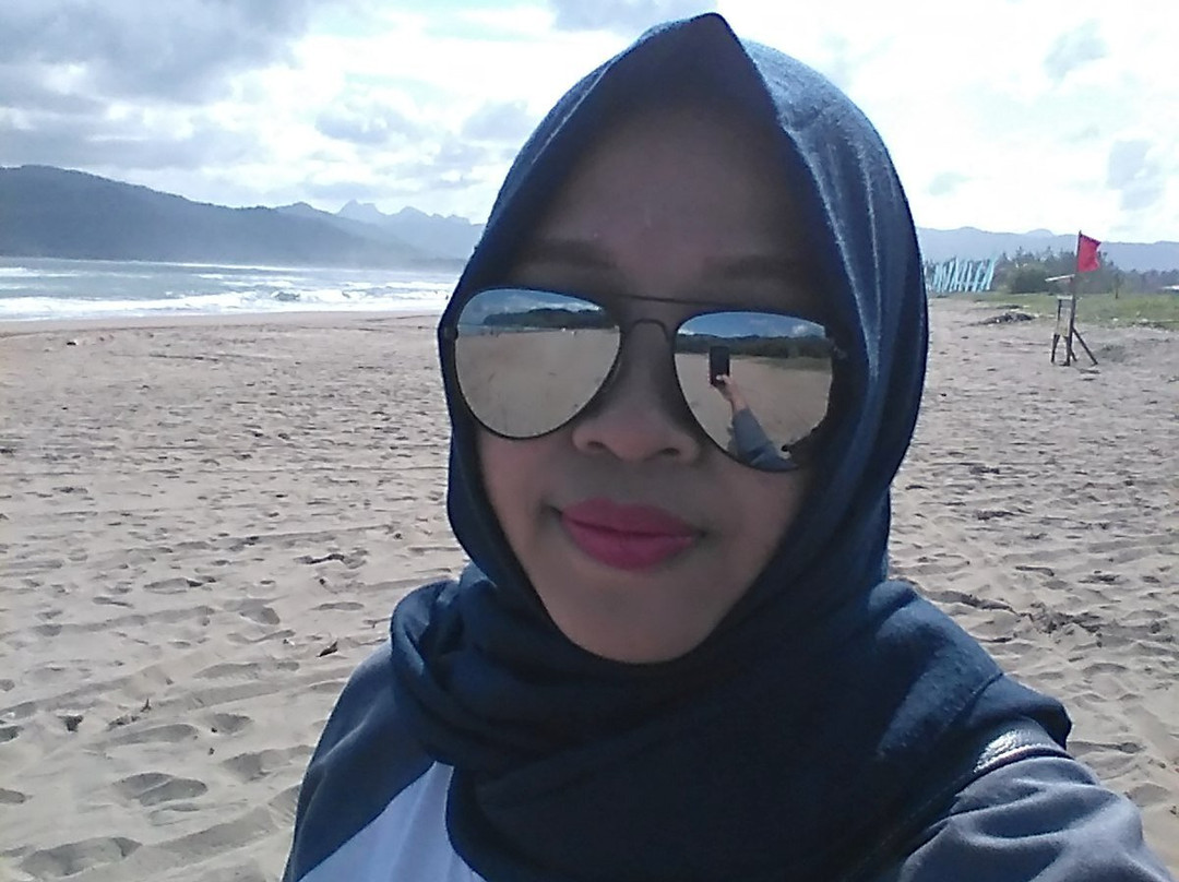 Teleng Ria Beach景点图片