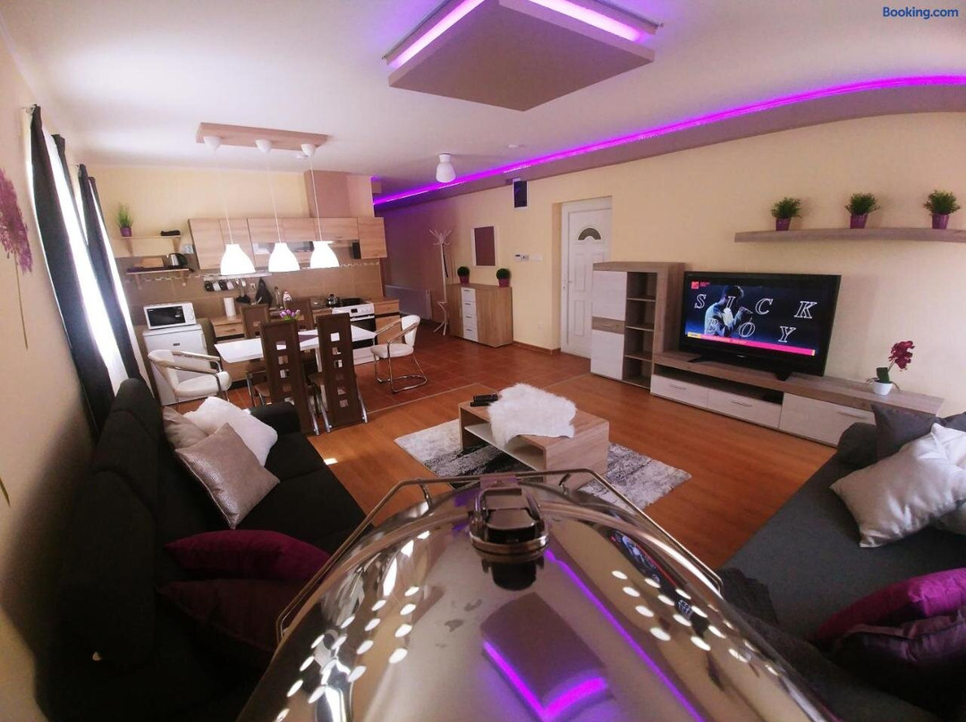 Sarok Apartmanhaz