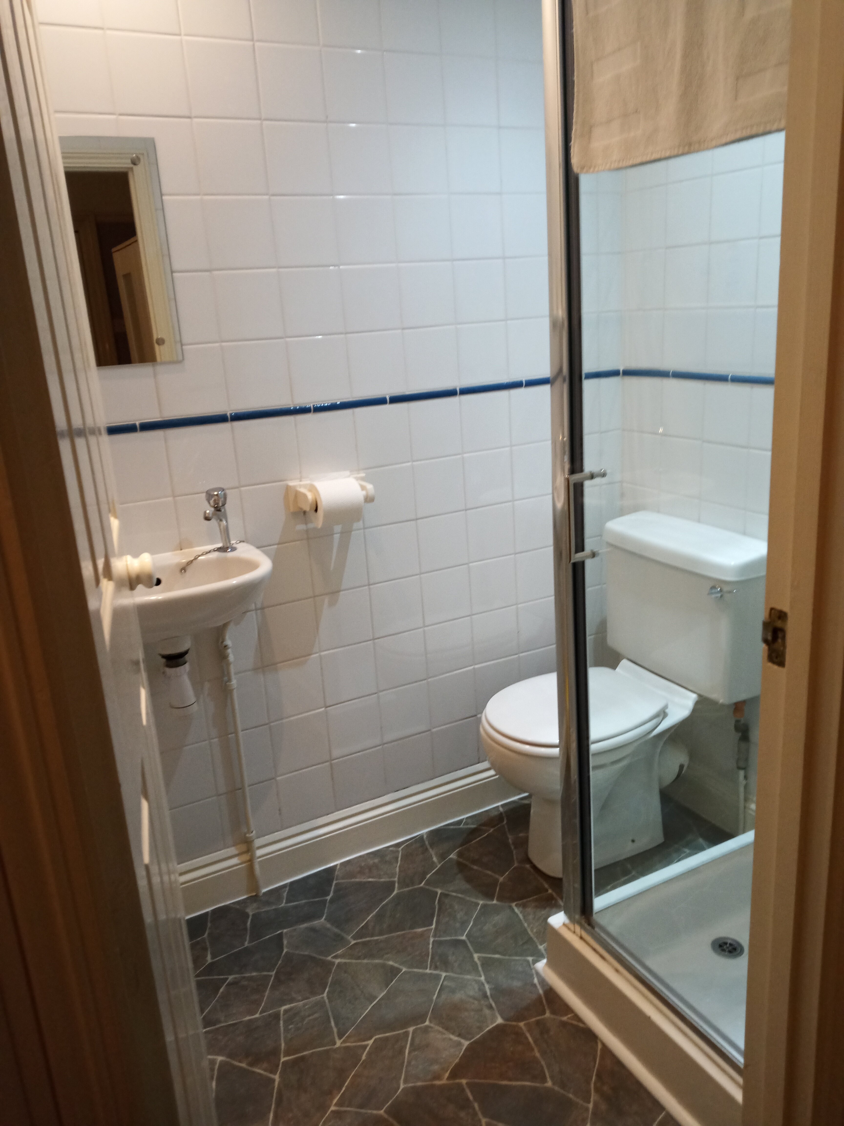 Brunton House Guest House-浴室