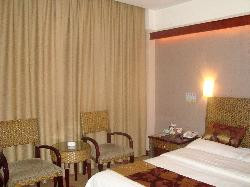 马龙县酒店住宿-德润大酒店