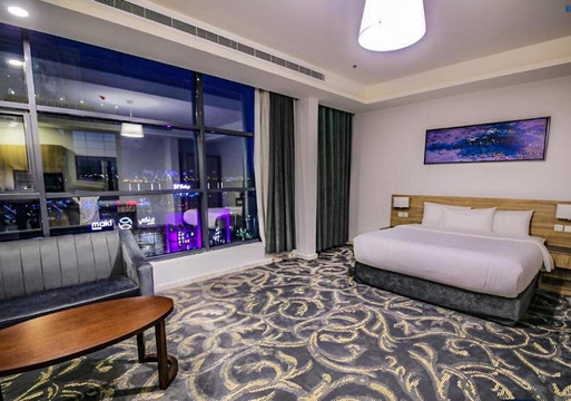 Laten Suites Al Salim Plaza