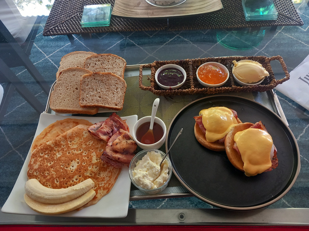 Annies B and B主图