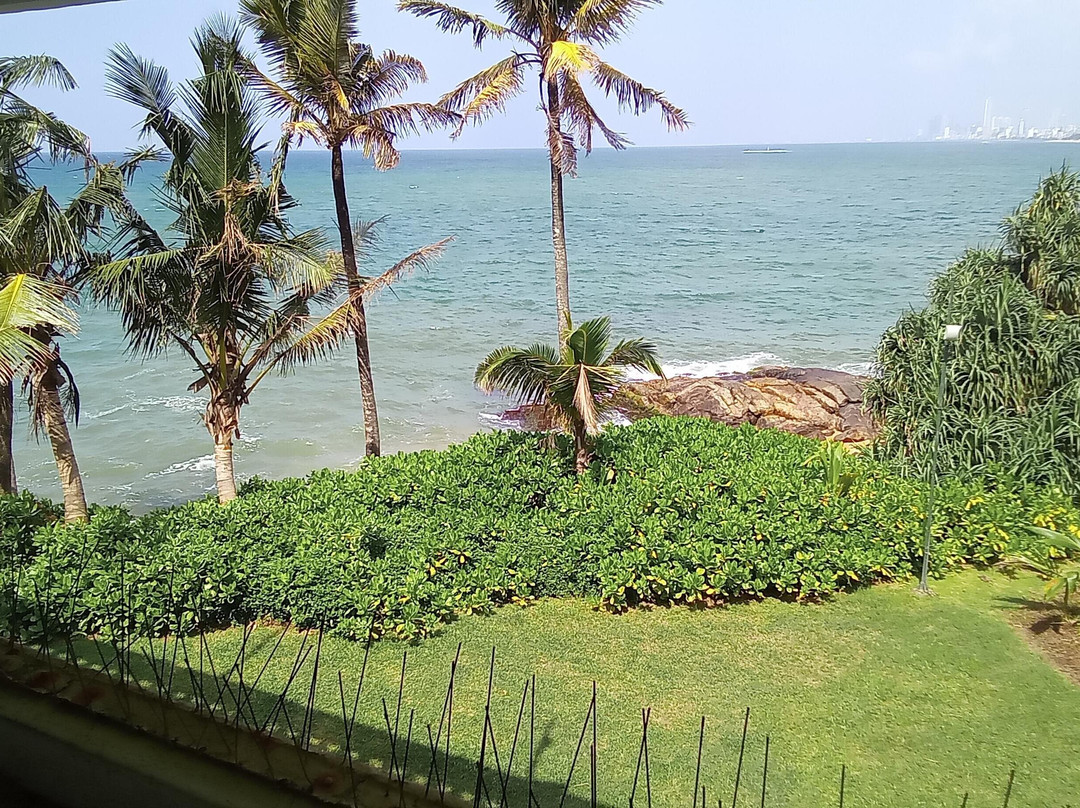 芒特拉维尼亚酒店主图