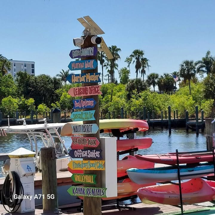 Cheeks At Sunset Harbor, Bar And Grill
