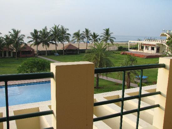 St. James Court Beach Resort主图