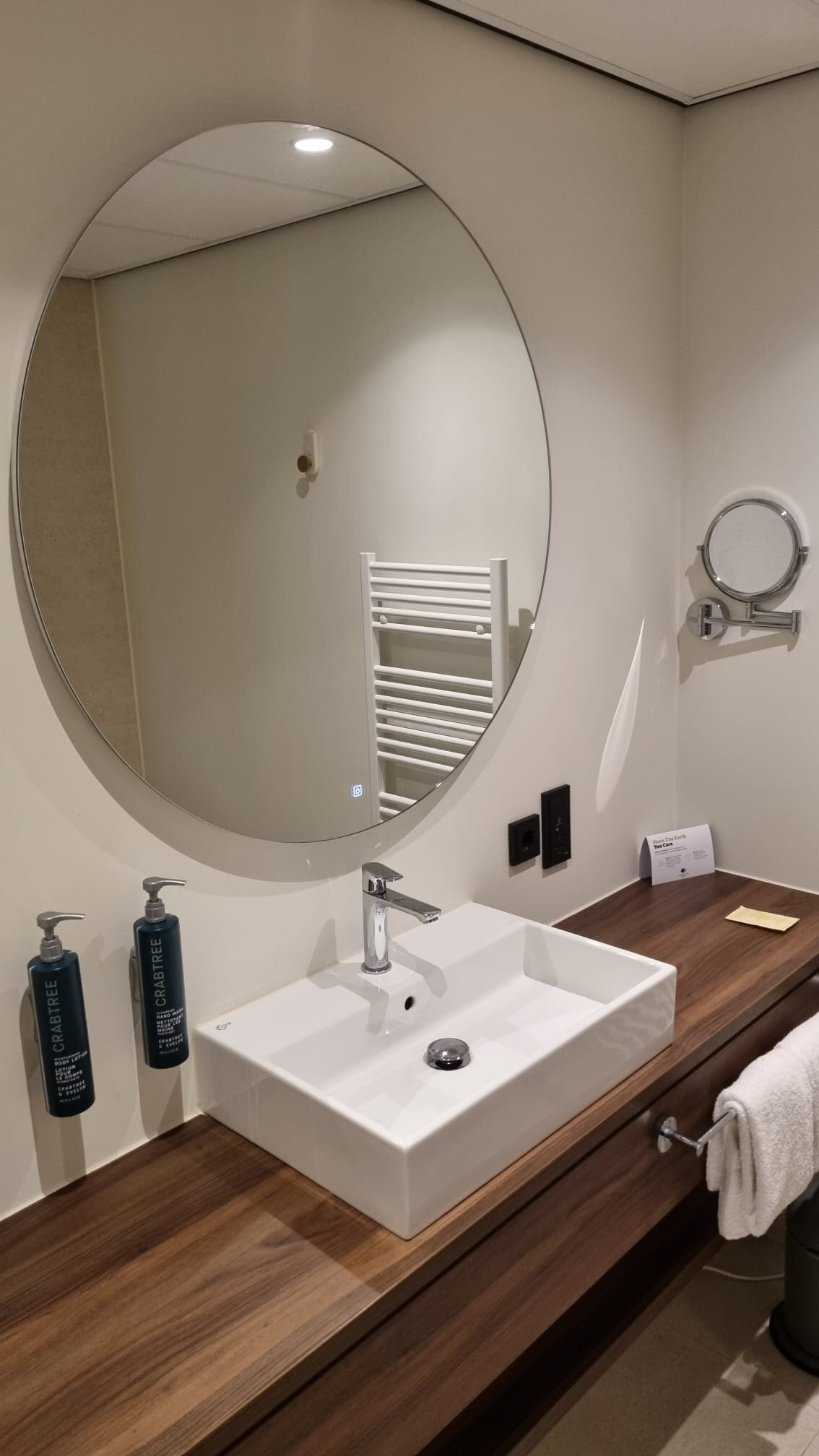 DoubleTree By Hilton Sittard-浴室