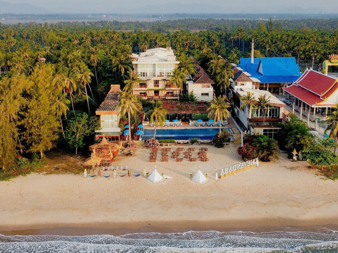 Dhevan Dara Beach Villa Kuiburi主图