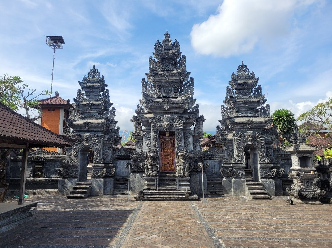 罗薇娜海滩苏玛酒店主图