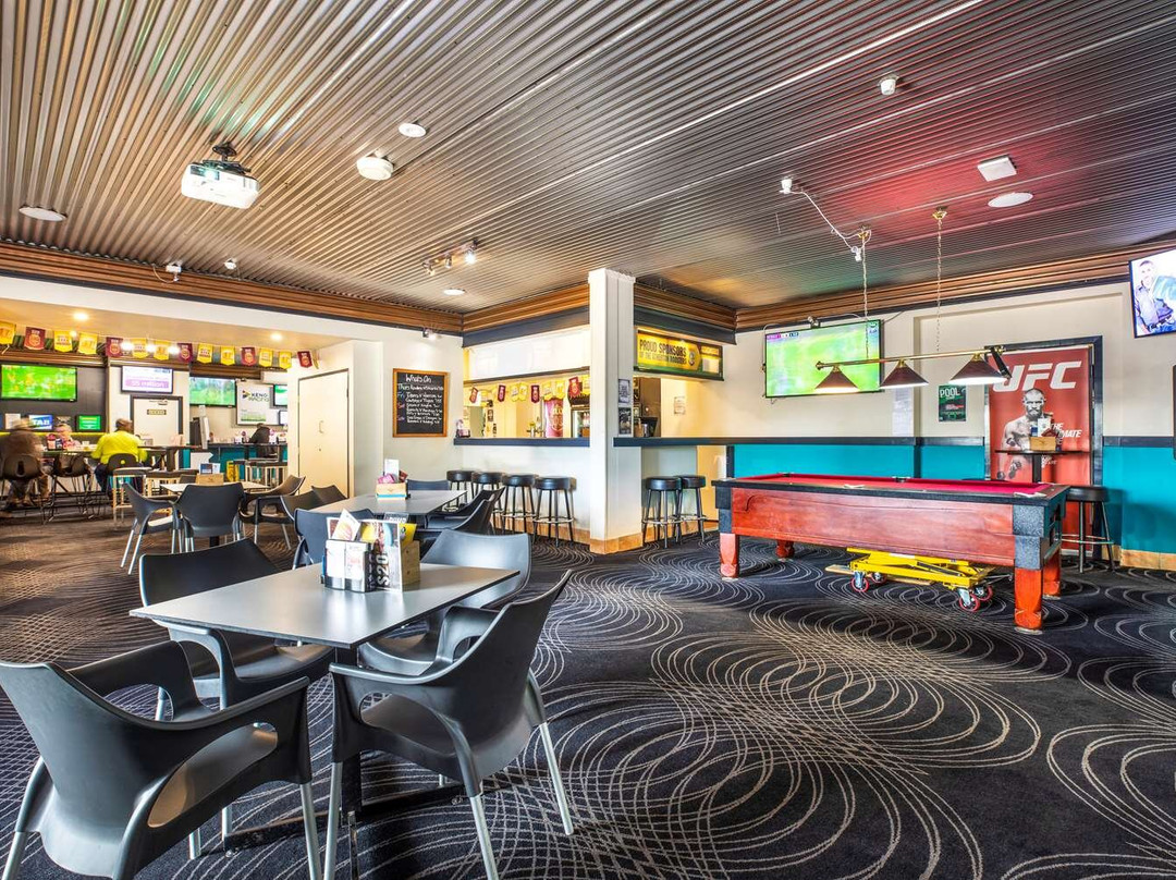 Nightcap at Atherton Hotel主图