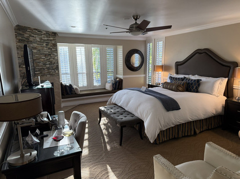 Carriage House Inn主图