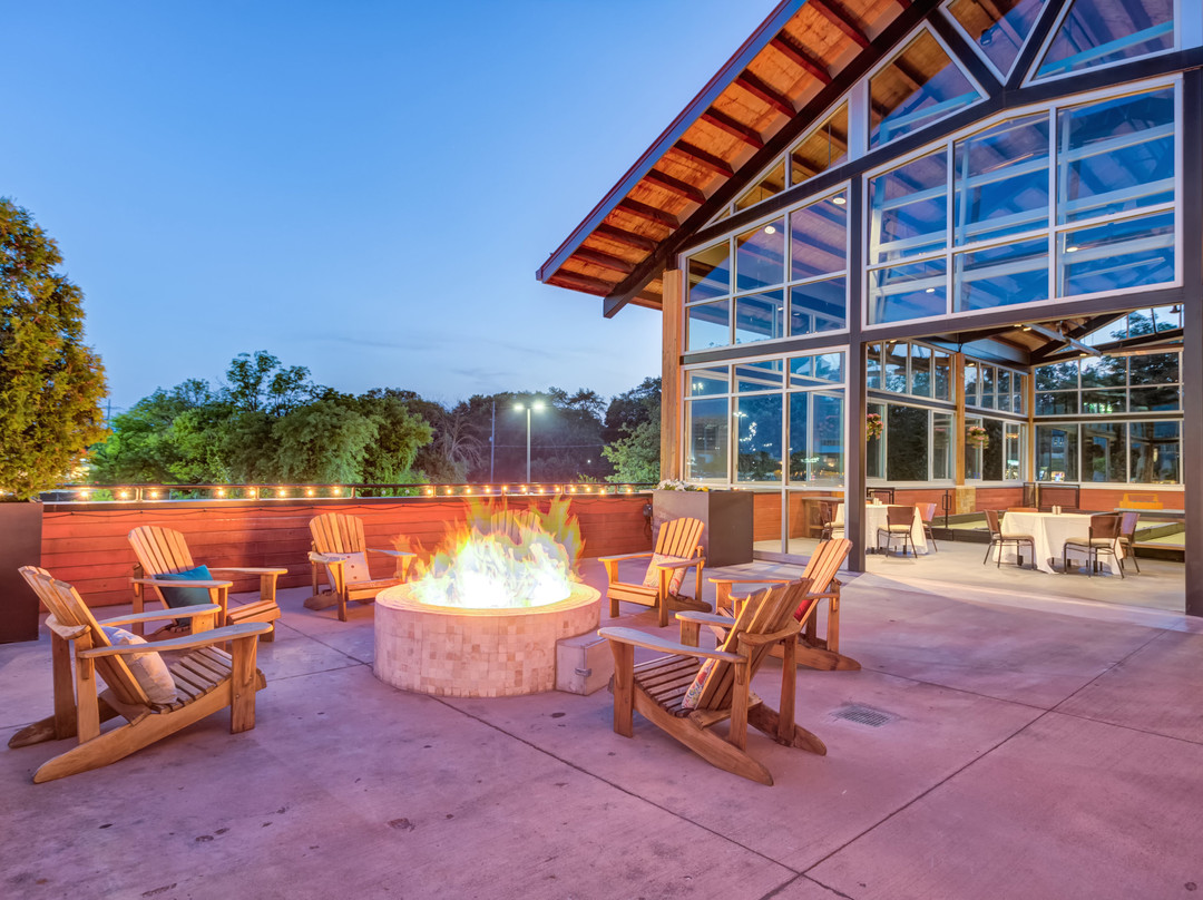 Pinstripes-奥克布鲁克必去景点