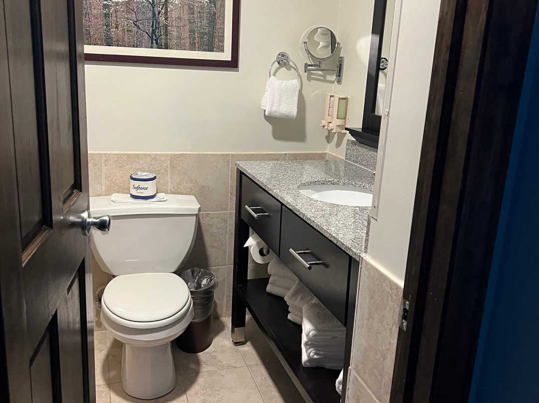 Water's Edge Inn主图