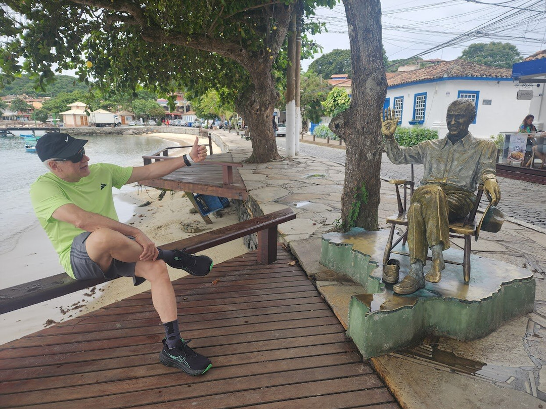 Estatua de Juscelino Kubitschek-布基亚斯必去景点