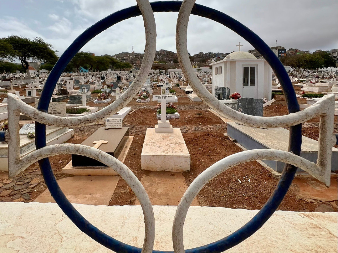 Cemitério do Mindelo-明德卢必去景点