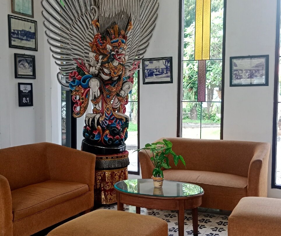 巴厘茵那商务酒店主图