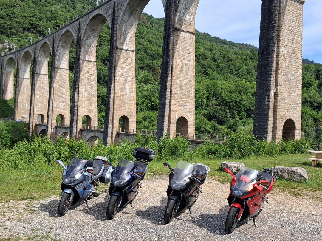 Viaduc de Cize-Bolozon-Corveissiat必去景点