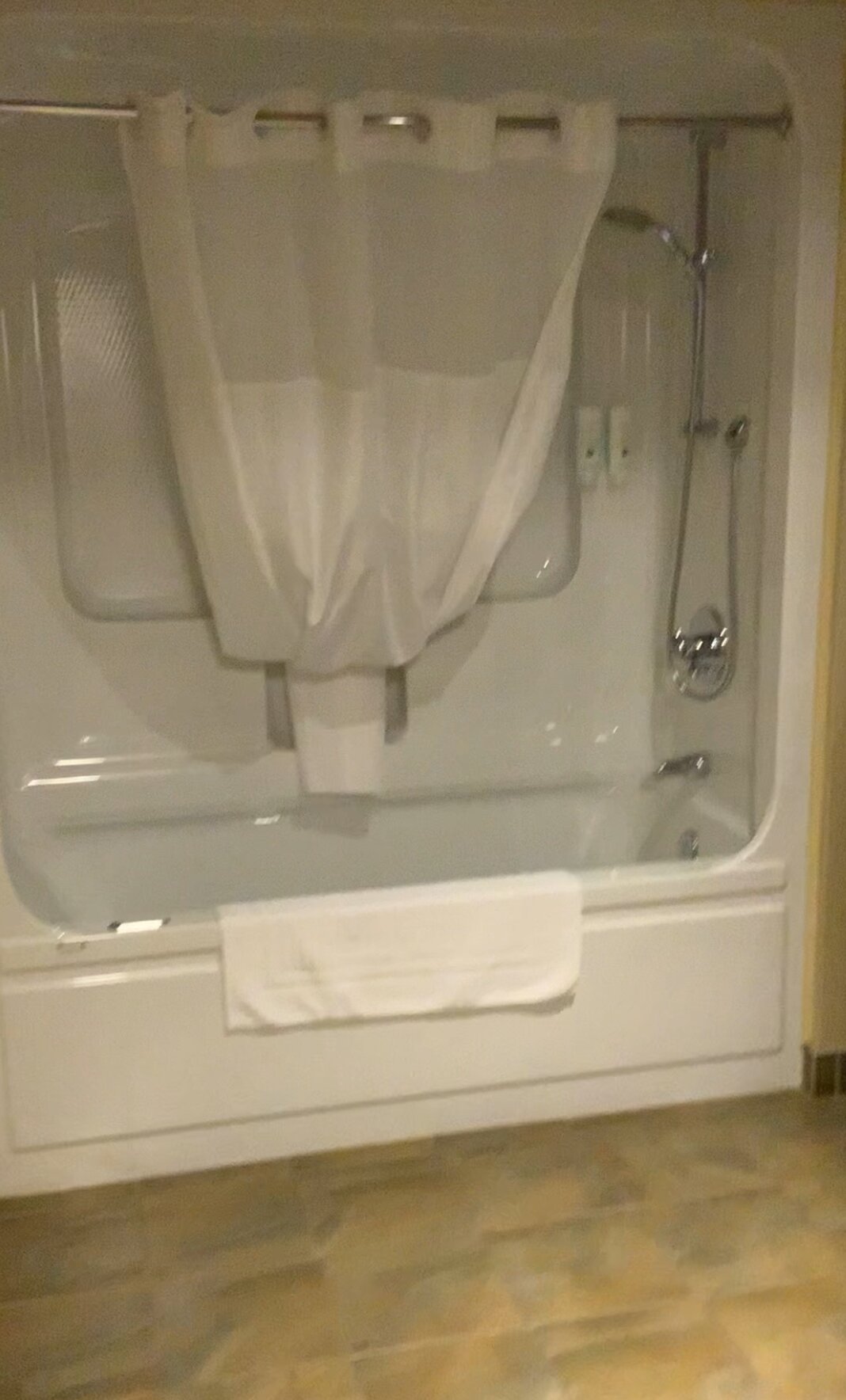 Quality Suites Drummondville-浴室