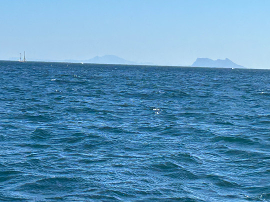 Navegando El Estrecho-埃斯特波纳必去景点