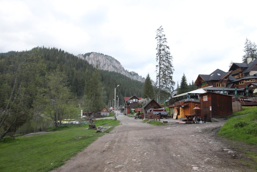 Souvenir Market-Lacu Rosu必去景点