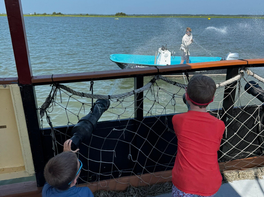 Dark Star Pirate Cruises-野木冠海滩必去景点