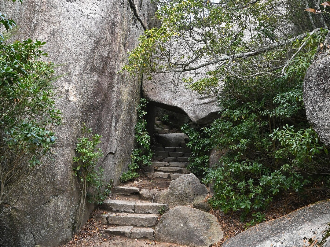 Kuguri Rock-Itsukushima必去景点