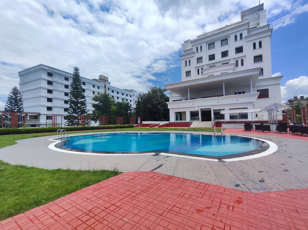 Royal Sarovar Portico主图