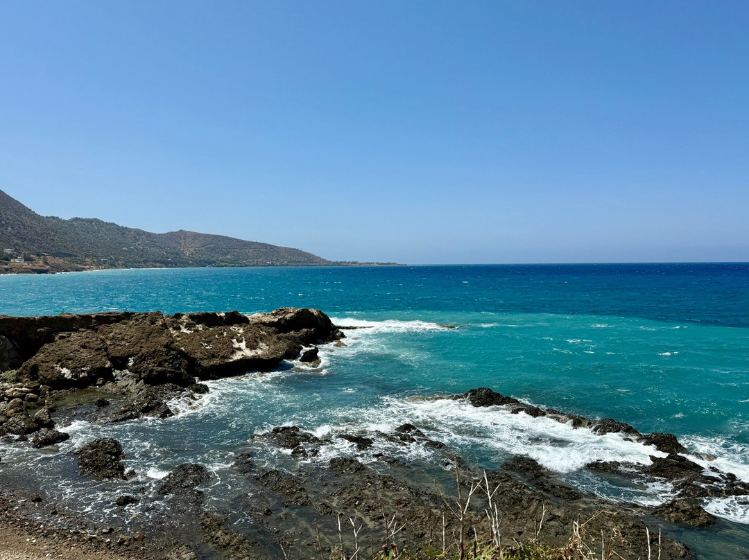 Paradise Beach-Pomos必去景点