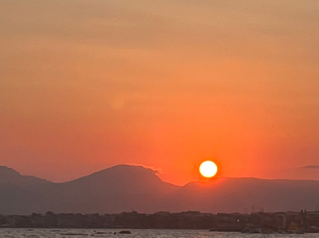 Llevant Beach-萨洛必去景点