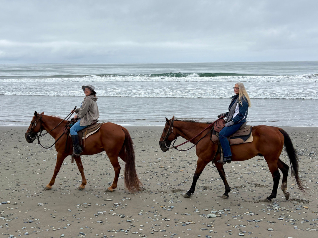 Crescent Trail Rides-克雷森特城必去景点