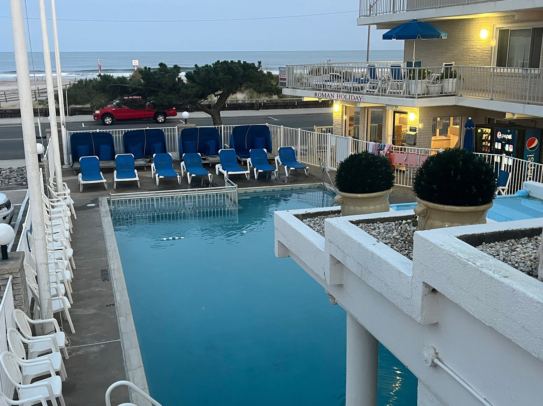 罗马假日度假酒店主图