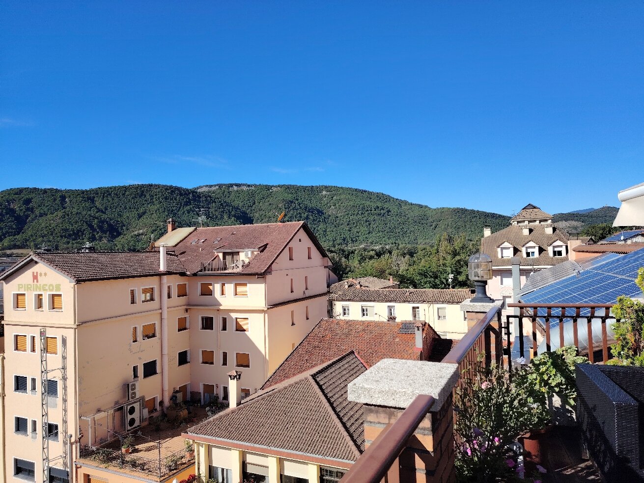 两条河酒店-官方