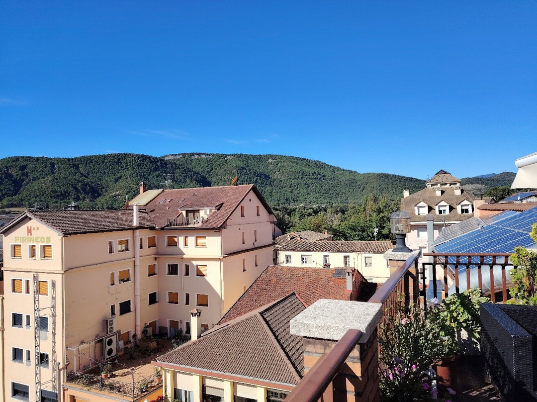 两条河酒店主图