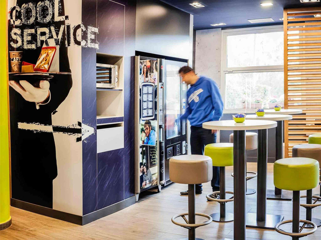 宜必思快捷巴塞罗那圣安德烈斯德拉巴尔卡酒店主图