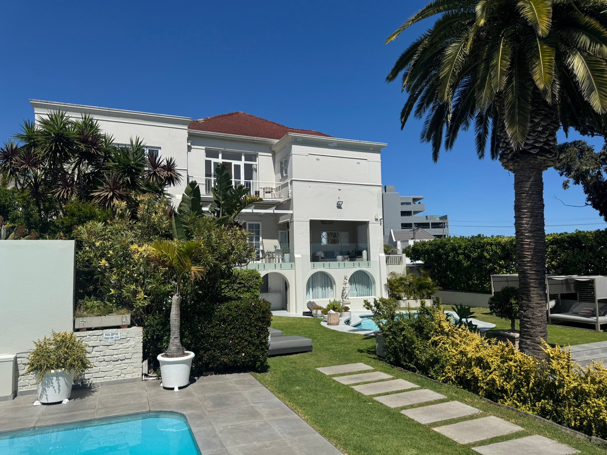 The Clarendon Fresnaye-官方