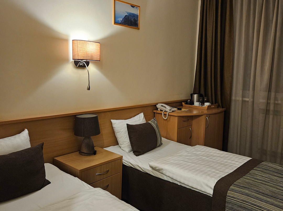 Sky High Hotel主图