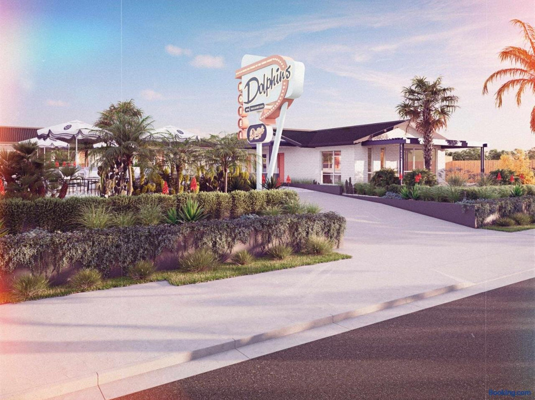Dolphins Motel主图